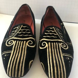 Stubbs and Wooten  velvet and gold flats 7 1/2